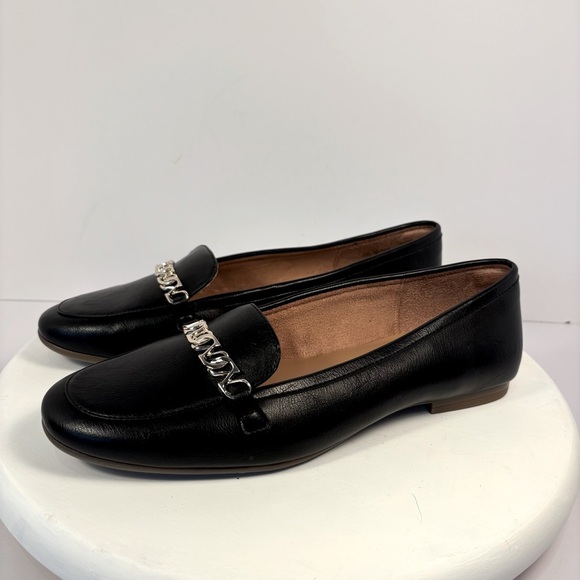 Quiet Luxury Old Money Black Flat with Gold Accent Sz 8.5 Classic Comfort - Picture 1 of 8